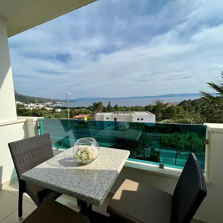 Casabrillantin Апартаменти Тучепи